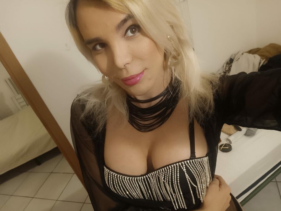 Lavinia Delgado Trans