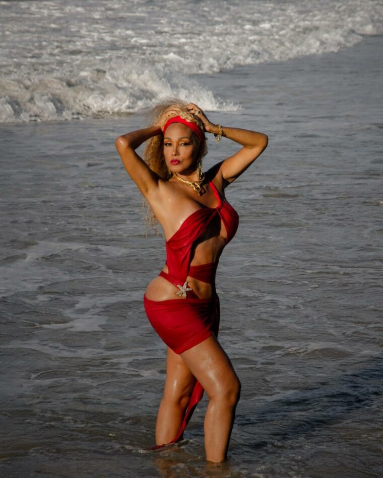 Amber Milan 2
