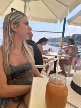 Riane 25