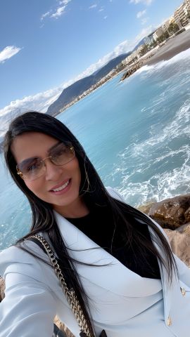 Eliana 27