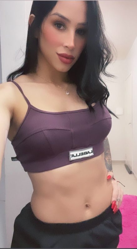 Larissa 10
