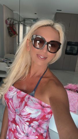 Eva Ferrari 37